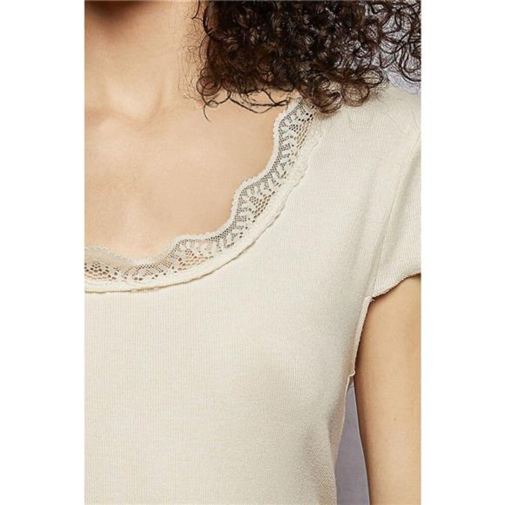 POL Round Neck Short Sleeve Crop T-Shirt with Lace Trim - Picture 6 of 16